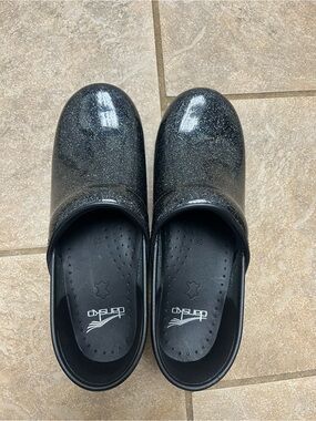 Dansko Black Sparkle Clog Shoes size 38